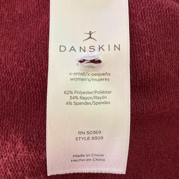 Women’s size small Danskin burgundy/maroon gently used short sleeved top - Picture 6 of 9